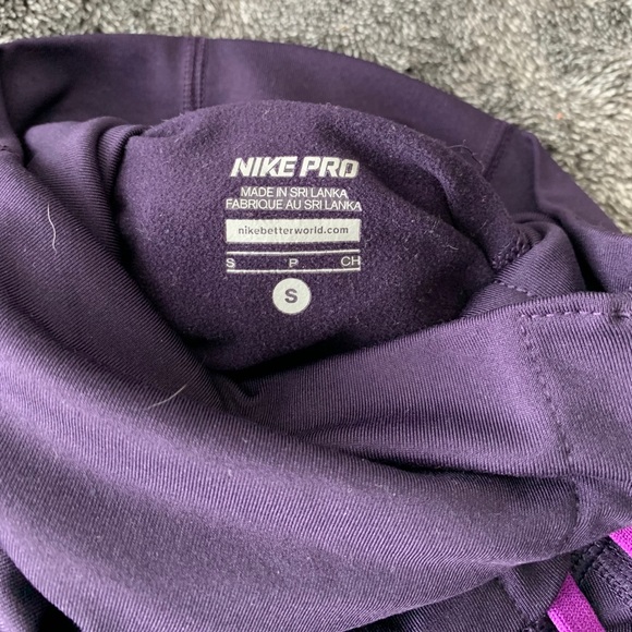 Nike Pro Pullover - Picture 3 of 3